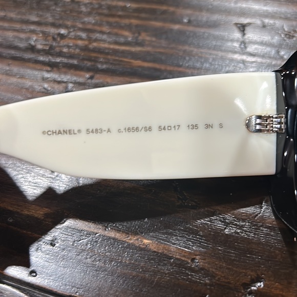 SOLD! CHANEL 2023 STUNNING SHADES. BEAUTIFUL!!!! Enjoyed maybe 3 times. - Picture 12 of 17